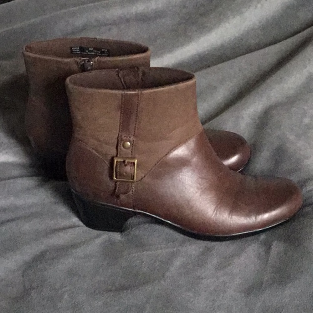 Cute Ankle Boots - Brown